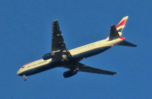 Picture of British Airways over Richmond on approach path to Heathrow